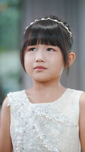 孤儿萌宝上新闻霸总亲爹震惊了（80集）第一集