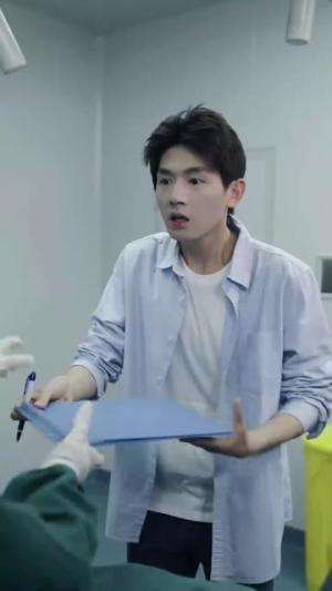 刚被分手，校花产房叫我签字（25集）短剧前十排行榜