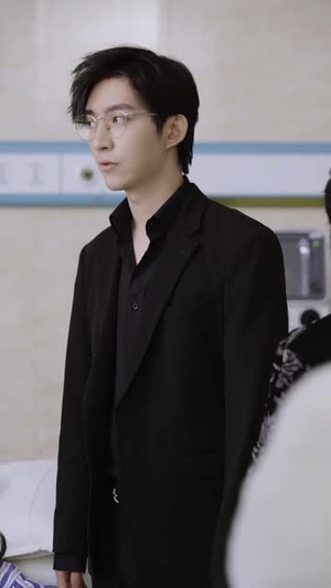 离婚后我爆红了（90集）上热门短剧