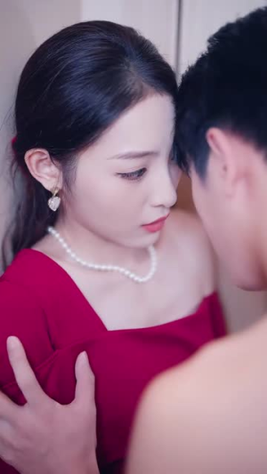 女扮男装后总裁念念不忘（83集）精彩短剧看全集