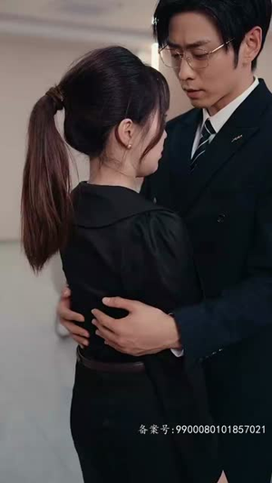 摊牌了我的五个舅舅是大佬(81集) 摊牌了我的五个舅舅是大佬(81集)超火热门短剧