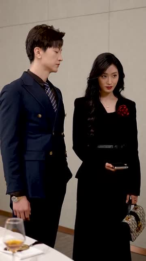 长跑八年她奔向白月光（103集）古装短剧热播