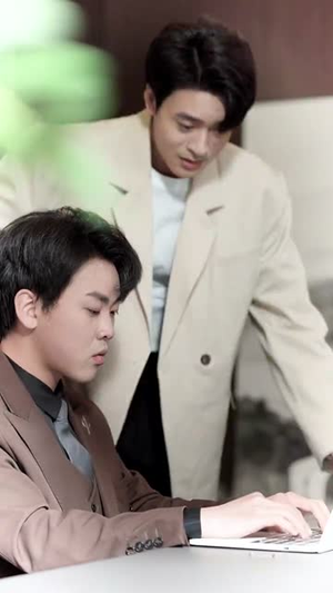 总有人间一两风(61集) 总有人间一两风(61集) 一起追生活短剧