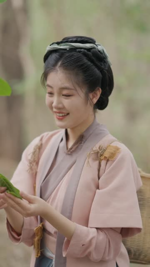 灾荒年小农女有满仓鱼肉 (95集) 无需会员轻松看