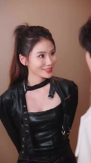 开局抽奖被姐姐们宠上天  (80集)短剧热门推荐