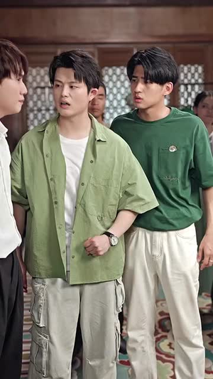 觉醒后校花哭着说爱我 (71集) 觉醒后校花哭着说爱我 (71集)好看的短剧