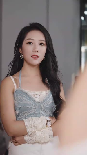 她的秘密藏不住了（88集）最热短剧推荐