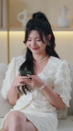 玫瑰于灰烬中重绽 (65集) 好看的短剧来了