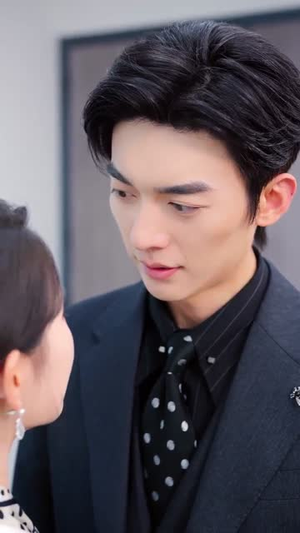 皇后驾到：反派人设崩不住了（92集）全集在线看