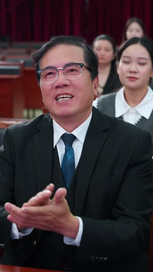 被顶替后，乡村学霸她又争又抢（37集）番茄短剧看全集