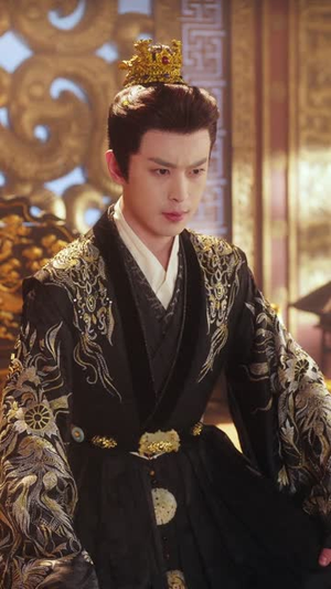 有钱没钱，抢个皇帝回家过年（73集）一起追短剧吧