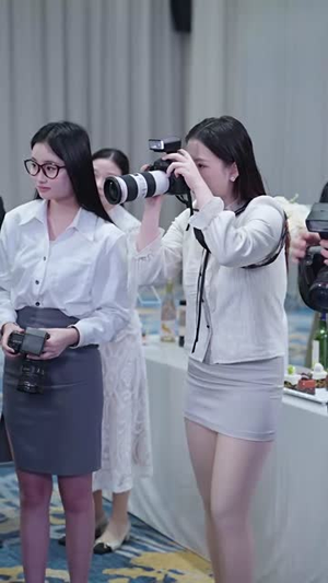 落日朝霞染芳华（70集）短剧在哪个平台